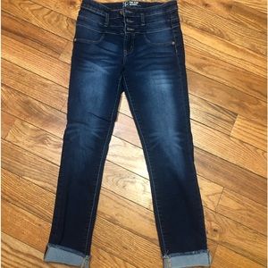 Women’s capris jeans, size 27 with some stretch,  3 $10 items for $20,